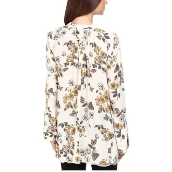 Free People Pebble Crepe So Fine Smocked Tunic Top in Ivory Combo - Size M - Picture 2 of 13